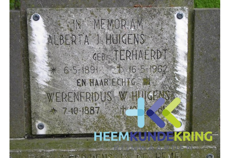 Grafstenen kerkhof Herwen Coll. HKR A.J.Huigens-Terhaerdt en W.W.Huigens(243)